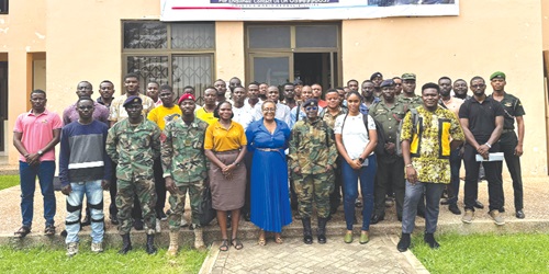 အဖွင့် session ကိုပြီးနောက်အရာရှိများနှင့်သင်တန်းဆရာ အဖွင့် session ကိုပြီးနောက်အရာရှိများနှင့်သင်တန်းဆရာ