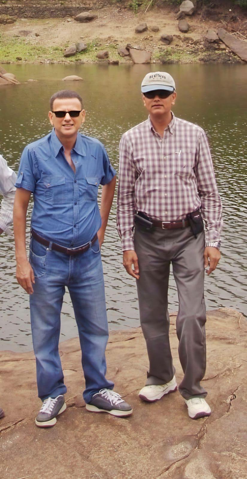 Hanif နှင့် Salim Ginwala Hanif နှင့် Salim Ginwala.jpeg