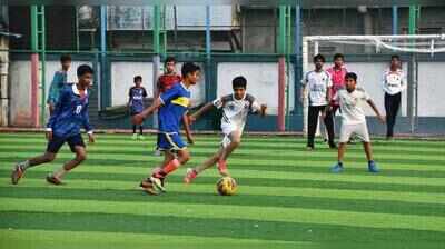 တနင်္ဂနွေနေ့ အထူးအစီအစဉ်- Rander သည် ဘောလုံးကို ရာစုနှစ်တစ်ခုကြာအောင် ထိန်းထားနိုင်ခဲ့သည့် ဂိမ်းတွင် မြန်မာကလေးငယ်များ ကစားခဲ့ကြသည်